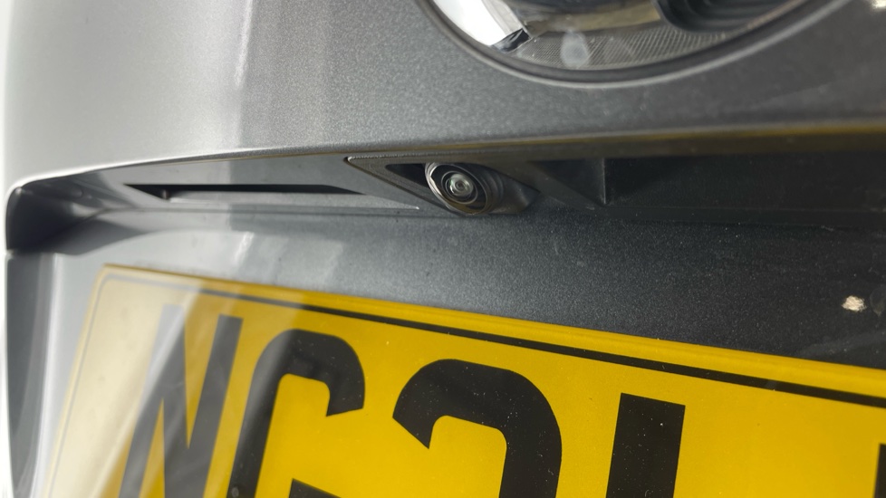 Nissan Juke 1.0 DiG-T Tekna 5dr DCT Petrol Hatchback - Image 32