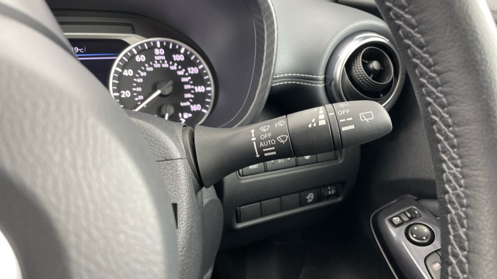 Nissan Juke 1.0 DiG-T Tekna 5dr DCT Petrol Hatchback - Image 40