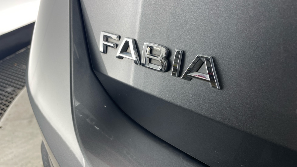 Skoda Fabia 1.0 TSI Colour Edition 5dr Petrol Hatchback - Image 37