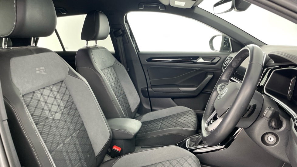 Volkswagen T-Roc 1.5 TSI R-Line 5dr DSG Petrol Hatchback - Image 11