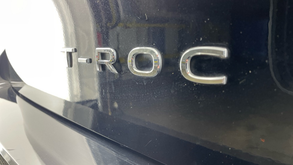 Volkswagen T-Roc 1.5 TSI R-Line 5dr DSG Petrol Hatchback - Image 43