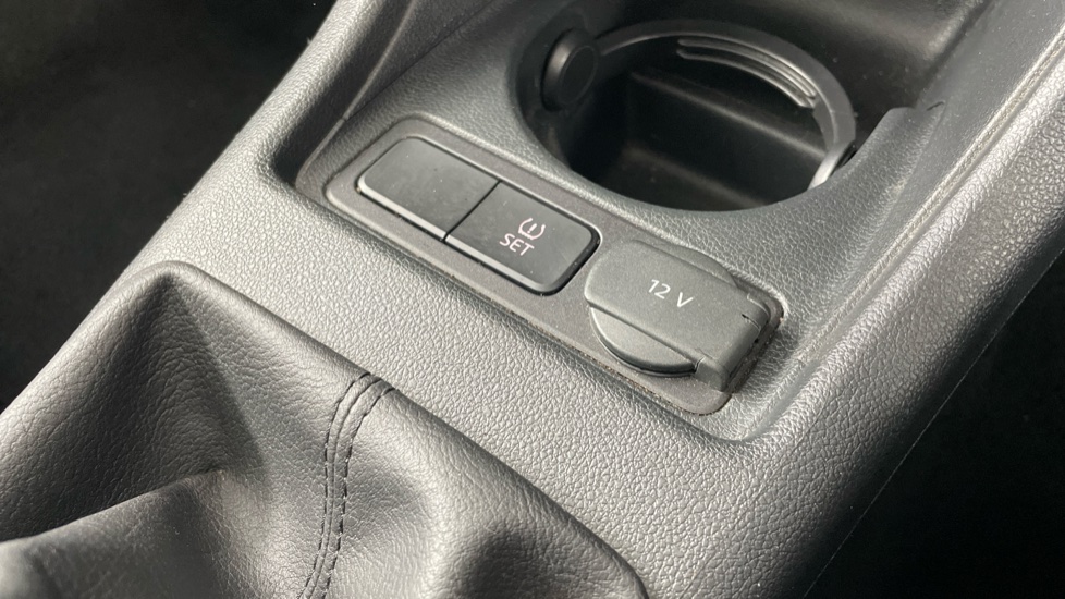 Volkswagen Up 1.0 Move Up 5dr Petrol Hatchback - Image 19