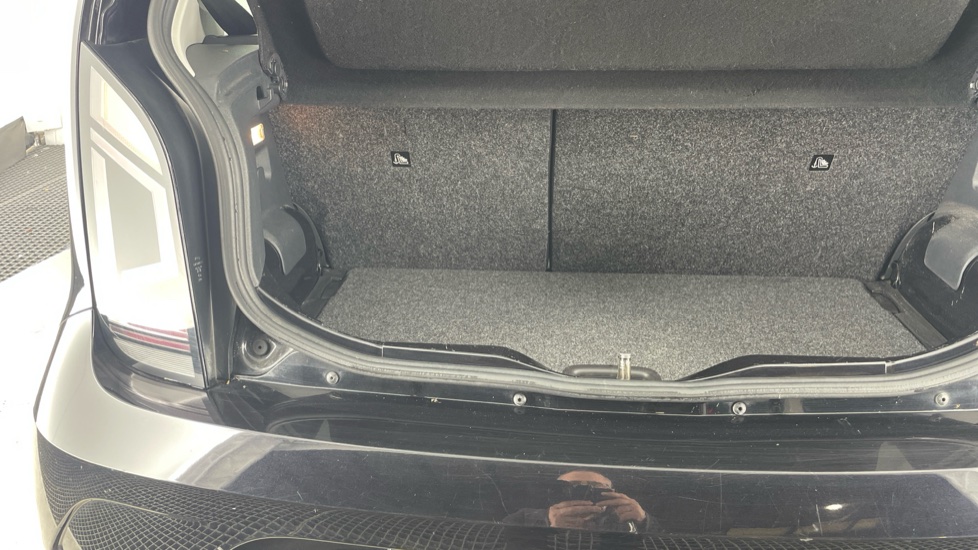 Volkswagen Up 1.0 Move Up 5dr Petrol Hatchback - Image 34