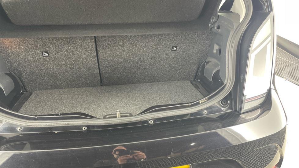 Volkswagen Up 1.0 Move Up 5dr Petrol Hatchback - Image 35
