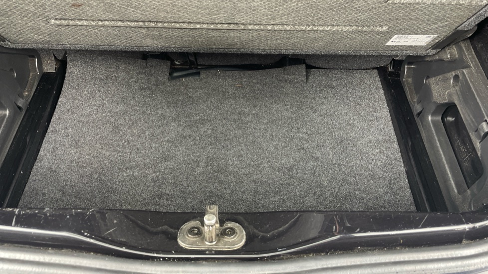 Volkswagen Up 1.0 Move Up 5dr Petrol Hatchback - Image 36