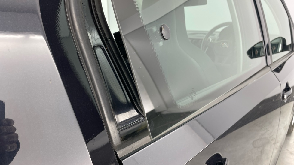 Volkswagen Up 1.0 Move Up 5dr Petrol Hatchback - Image 43