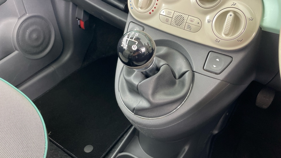 Fiat 500 1.2 Lounge 3dr [Start Stop] Petrol Hatchback - Image 10