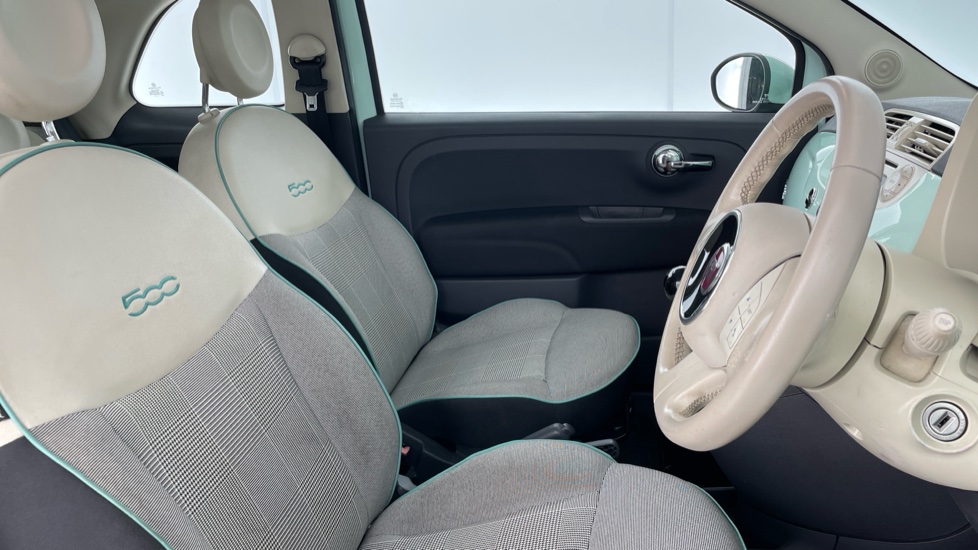 Fiat 500 1.2 Lounge 3dr [Start Stop] Petrol Hatchback - Image 11