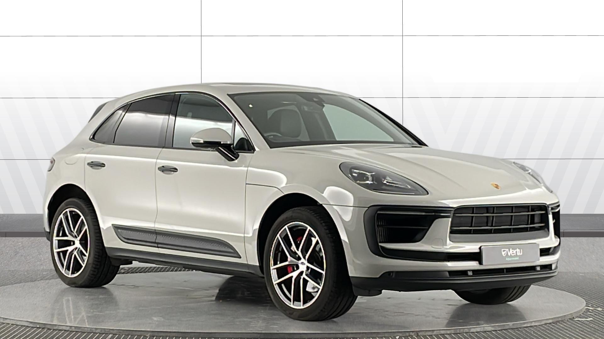 Porsche Macan listing photo