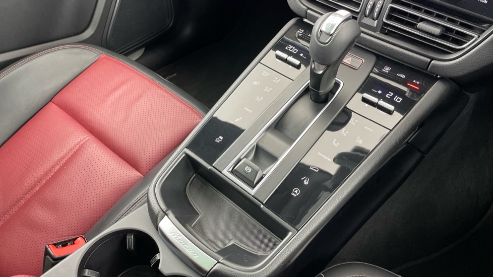 Porsche Macan S 5dr PDK Petrol Estate - Image 10