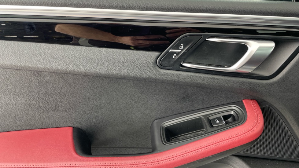 Porsche Macan S 5dr PDK Petrol Estate - Image 25