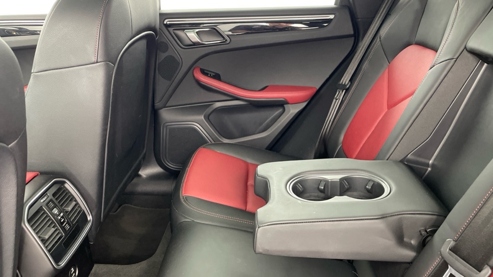 Porsche Macan S 5dr PDK Petrol Estate - Image 31