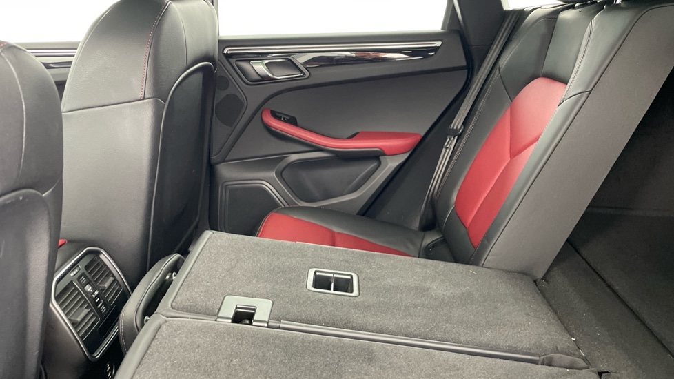 Porsche Macan S 5dr PDK Petrol Estate - Image 33