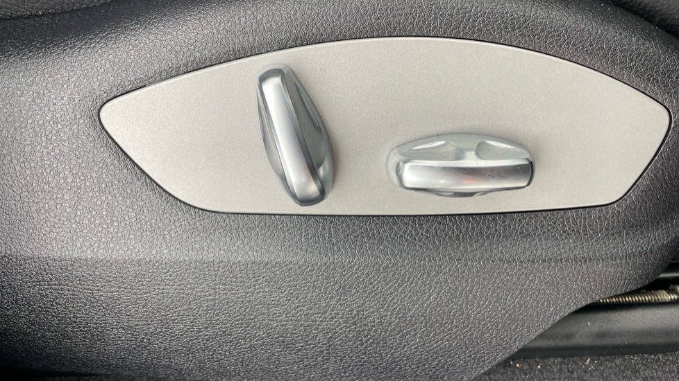 Porsche Macan S 5dr PDK Petrol Estate - Image 45