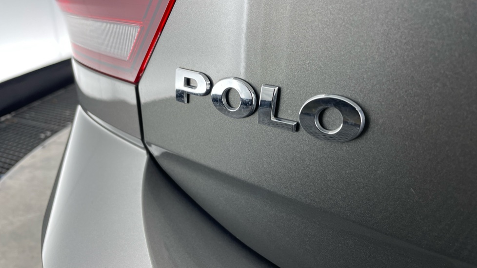 Volkswagen Polo 1.0 TSI 95 SE 5dr DSG Petrol Hatchback - Image 38