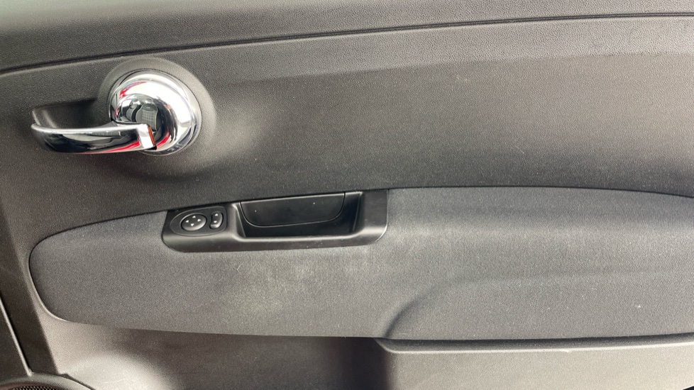 Fiat 500 1.2 Lounge 3dr Petrol Hatchback - Image 38