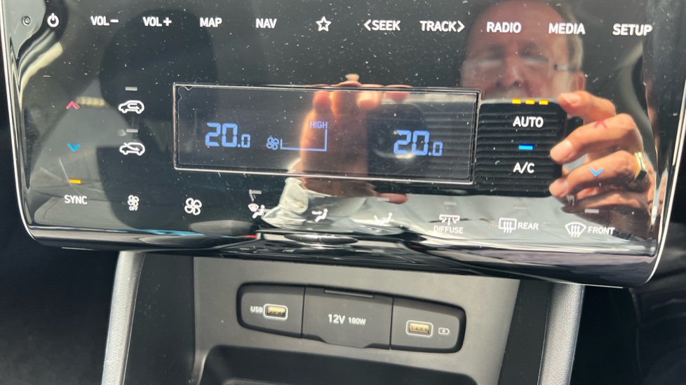Hyundai TUCSON 1.6 TGDi SE Connect 5dr 2WD Petrol Estate - Image 26