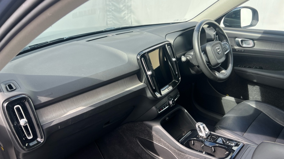 Volvo XC40 1.5 T3 [163] Inscription 5dr Geartronic Petrol Estate - Image 9