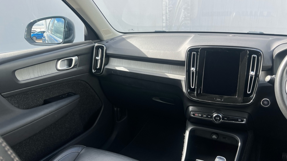Volvo XC40 1.5 T3 [163] Inscription 5dr Geartronic Petrol Estate - Image 14