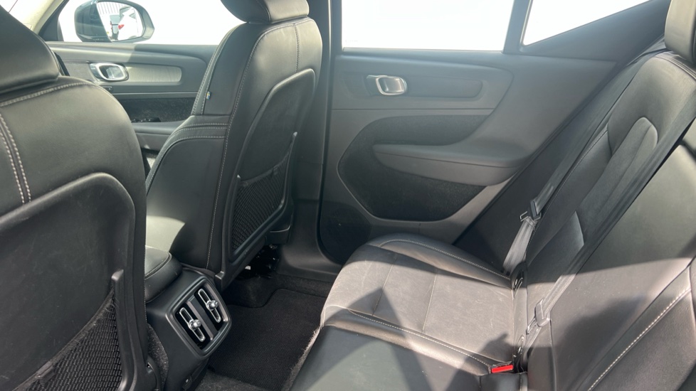 Volvo XC40 1.5 T3 [163] Inscription 5dr Geartronic Petrol Estate - Image 16