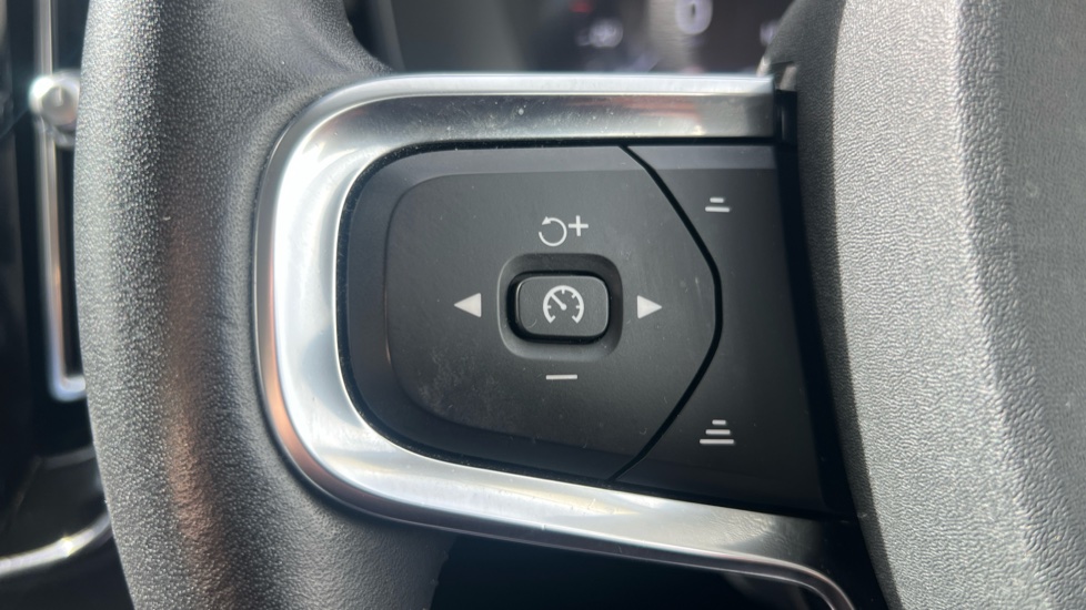 Volvo XC40 1.5 T3 [163] Inscription 5dr Geartronic Petrol Estate - Image 31