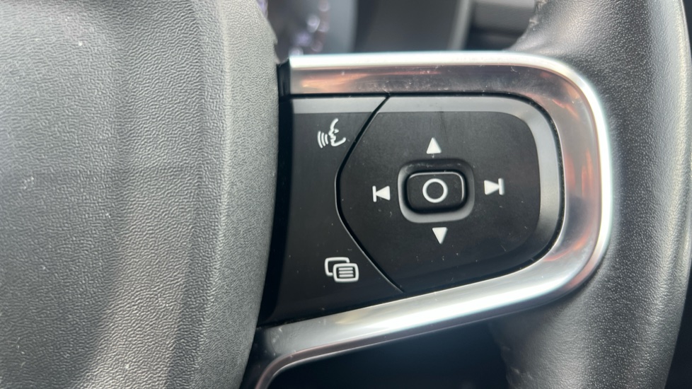 Volvo XC40 1.5 T3 [163] Inscription 5dr Geartronic Petrol Estate - Image 32