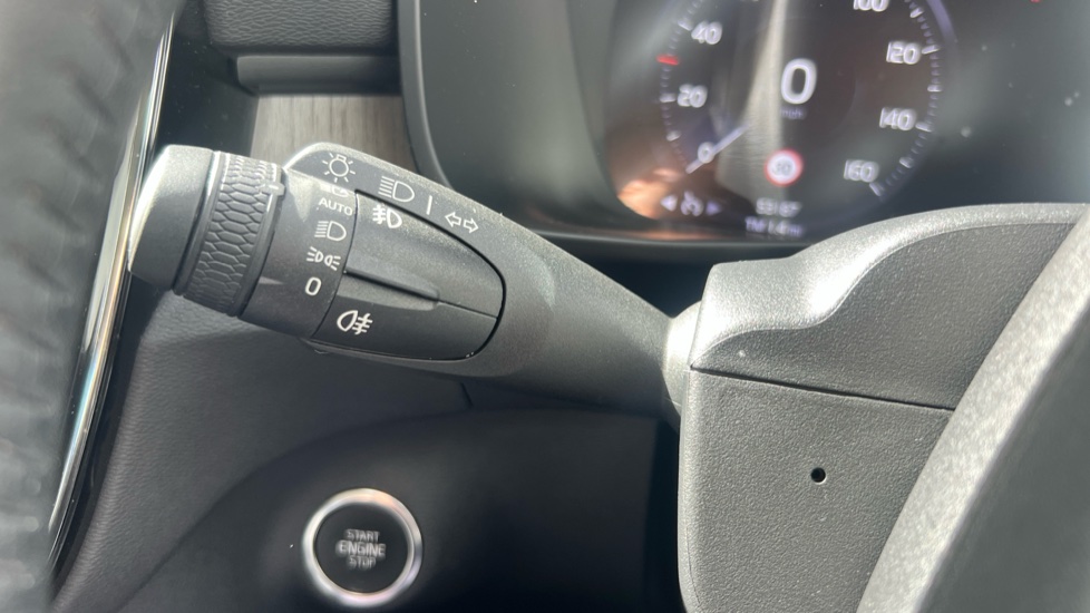 Volvo XC40 1.5 T3 [163] Inscription 5dr Geartronic Petrol Estate - Image 33