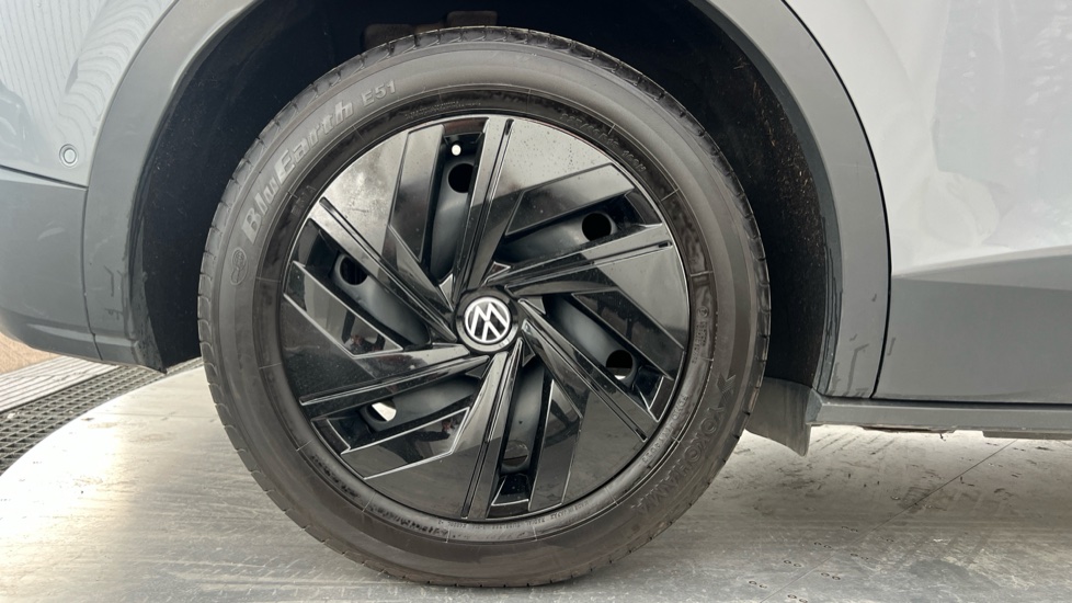 Volkswagen ID.4 125kW Life Pure Perform 52kWh 5dr Auto[110kW Ch] Electric Estate - Image 7