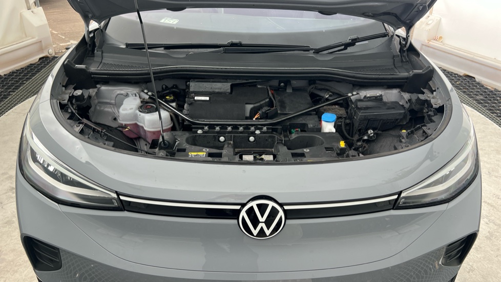 Volkswagen ID.4 125kW Life Pure Perform 52kWh 5dr Auto[110kW Ch] Electric Estate - Image 8