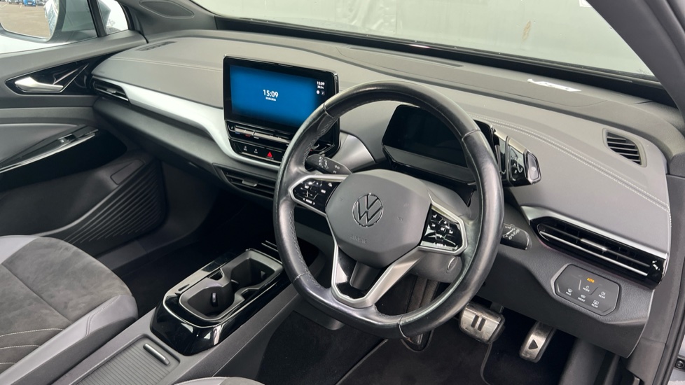 Volkswagen ID.4 125kW Life Pure Perform 52kWh 5dr Auto[110kW Ch] Electric Estate - Image 11