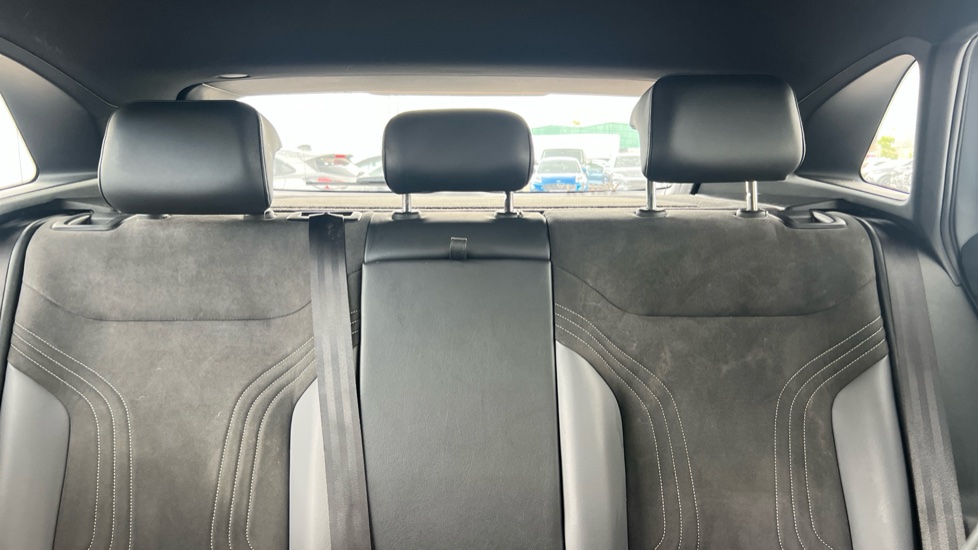 Volkswagen ID.4 125kW Life Pure Perform 52kWh 5dr Auto[110kW Ch] Electric Estate - Image 15