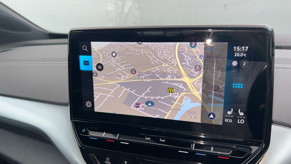 Volkswagen ID.4 125kW Life Pure Perform 52kWh 5dr Auto[110kW Ch] Electric Estate - Image 21