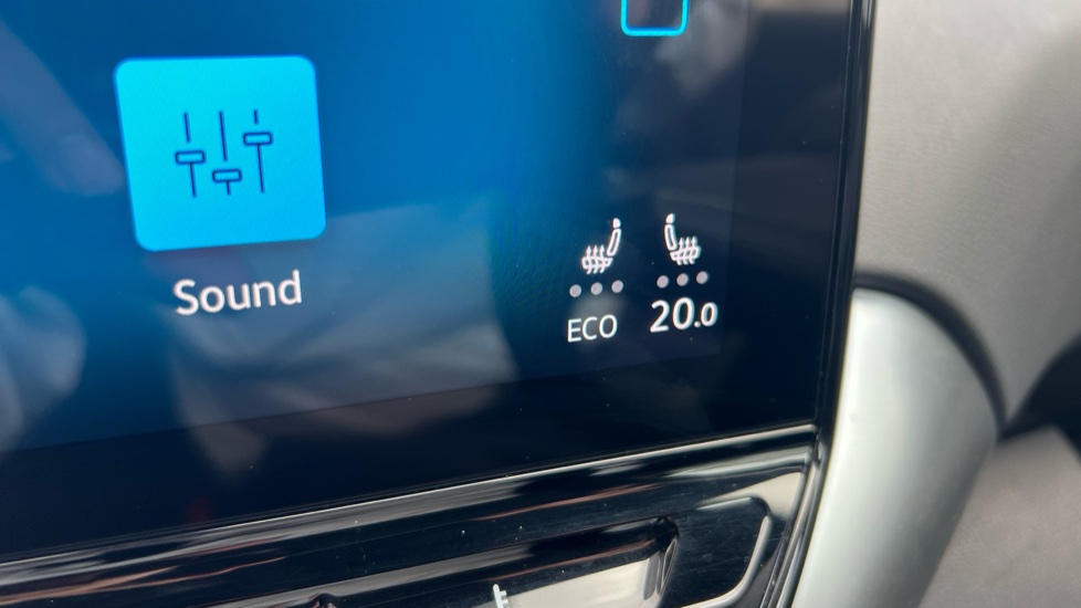 Volkswagen ID.4 125kW Life Pure Perform 52kWh 5dr Auto[110kW Ch] Electric Estate - Image 27