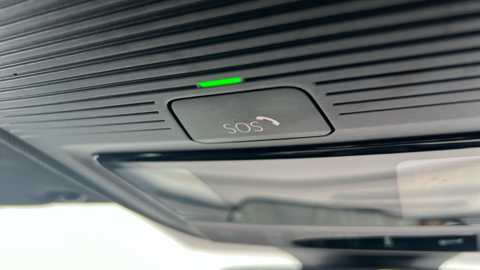 Volkswagen ID.4 125kW Life Pure Perform 52kWh 5dr Auto[110kW Ch] Electric Estate - Image 31