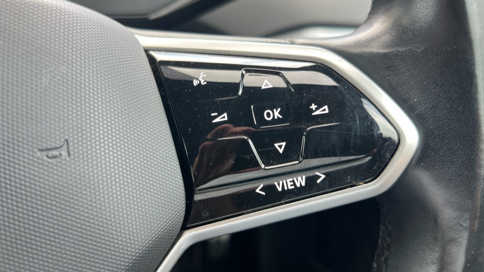 Volkswagen ID.4 125kW Life Pure Perform 52kWh 5dr Auto[110kW Ch] Electric Estate - Image 34