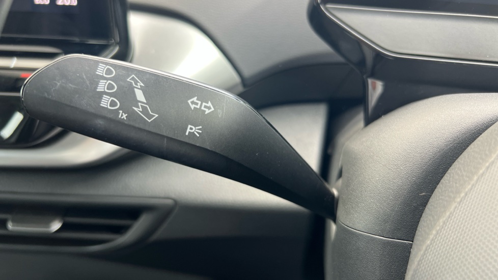 Volkswagen ID.4 125kW Life Pure Perform 52kWh 5dr Auto[110kW Ch] Electric Estate - Image 35