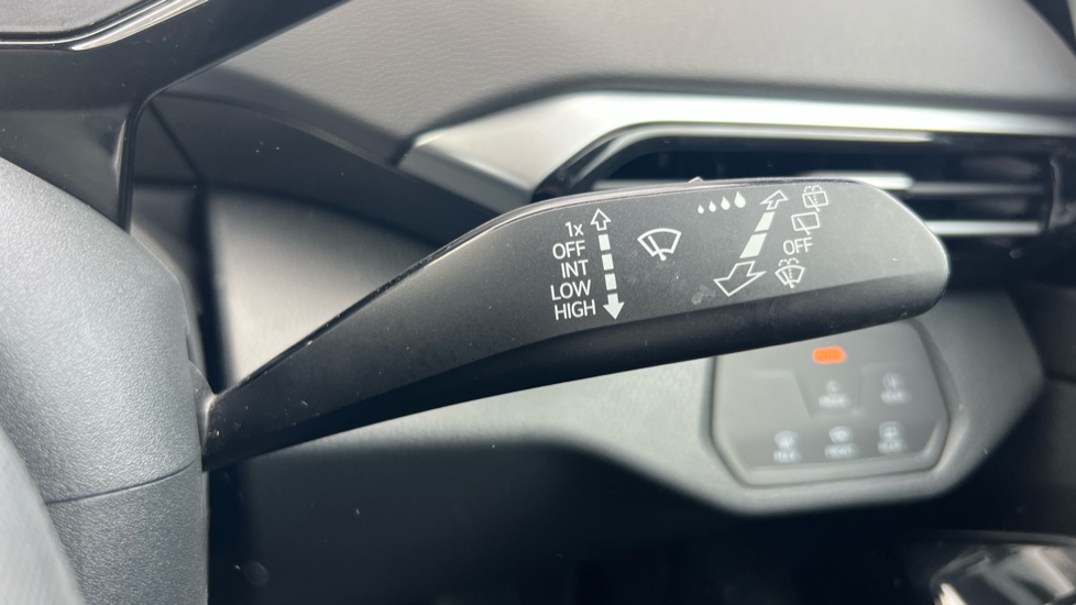Volkswagen ID.4 125kW Life Pure Perform 52kWh 5dr Auto[110kW Ch] Electric Estate - Image 36