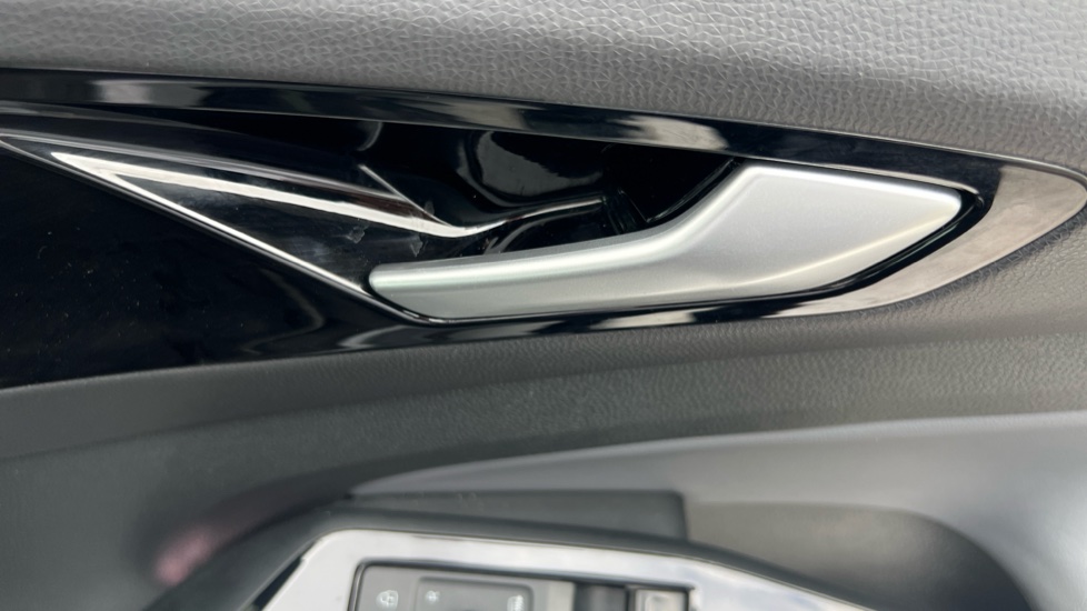 Volkswagen ID.4 125kW Life Pure Perform 52kWh 5dr Auto[110kW Ch] Electric Estate - Image 38