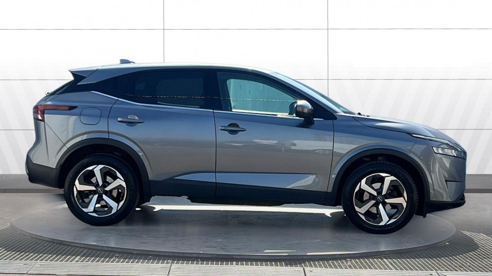 Nissan Qashqai 1.3 DiG-T MH N-Connecta 5dr Petrol Hatchback - Image 5