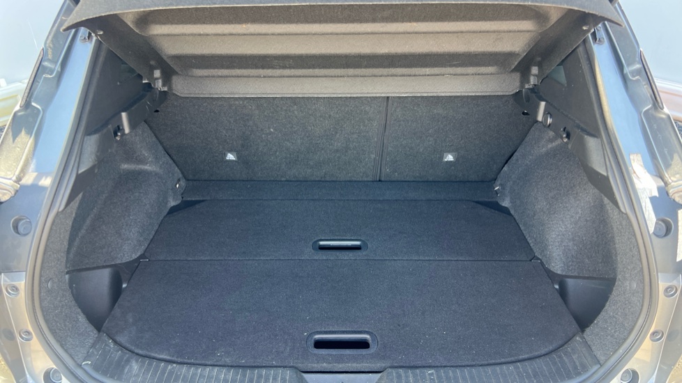 Nissan Qashqai 1.3 DiG-T MH N-Connecta 5dr Petrol Hatchback - Image 4