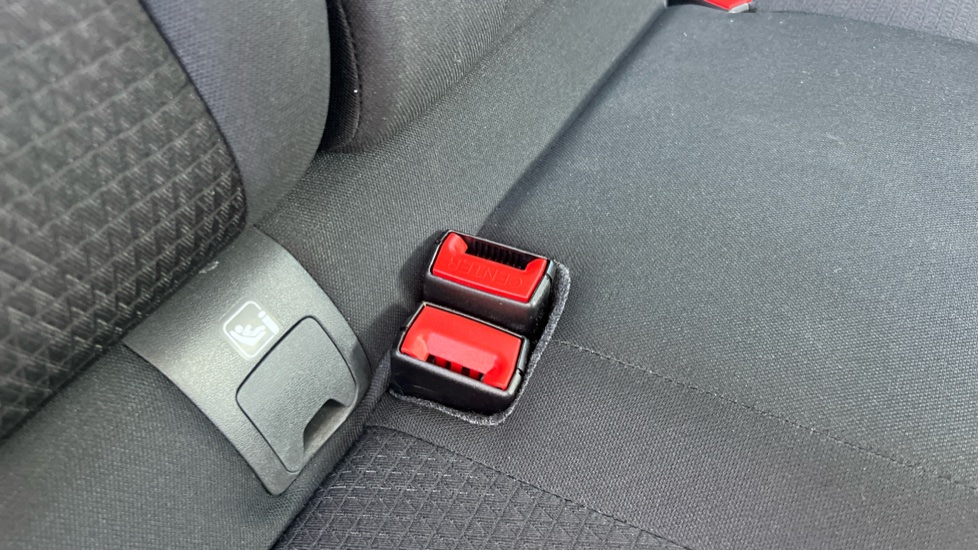 Nissan Qashqai 1.3 DiG-T MH N-Connecta 5dr Petrol Hatchback - Image 17