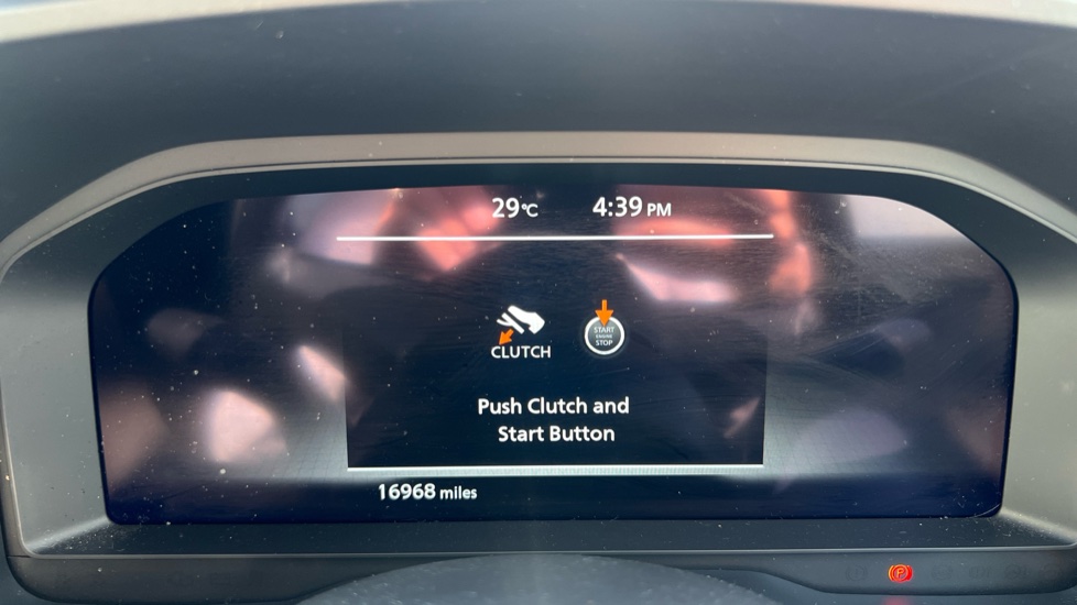 Nissan Qashqai 1.3 DiG-T MH N-Connecta 5dr Petrol Hatchback - Image 18