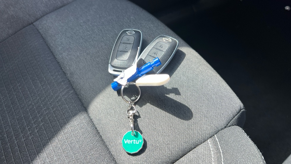 Nissan Qashqai 1.3 DiG-T MH 158 N-Connecta 5dr Xtronic Petrol Hatchback - Image 20