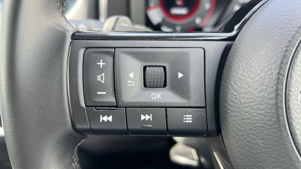 Nissan Qashqai 1.3 DiG-T MH 158 N-Connecta 5dr Xtronic Petrol Hatchback - Image 33