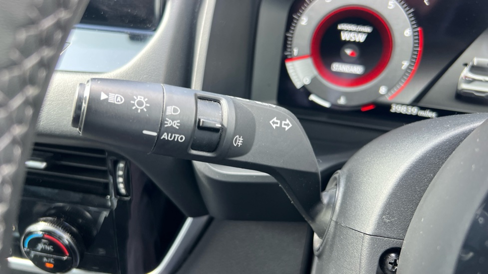 Nissan Qashqai 1.3 DiG-T MH 158 N-Connecta 5dr Xtronic Petrol Hatchback - Image 35
