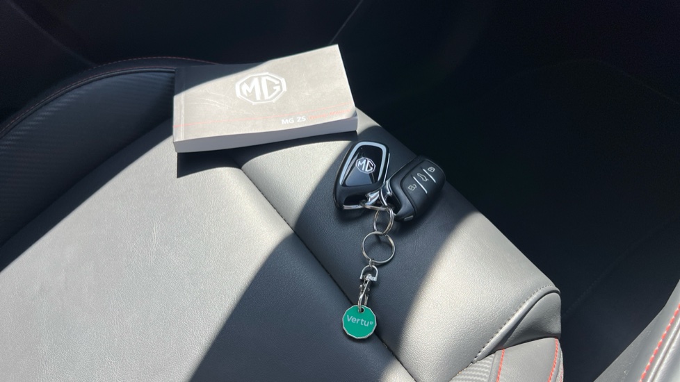 MG ZS 1.0T GDi Exclusive 5dr DCT Petrol Hatchback - Image 19