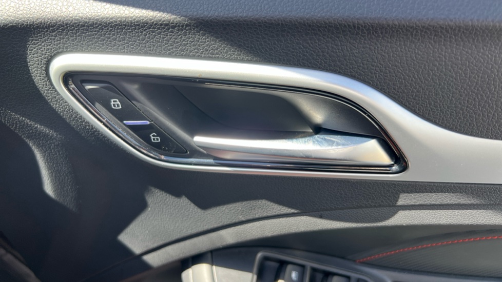 MG ZS 1.0T GDi Exclusive 5dr DCT Petrol Hatchback - Image 39