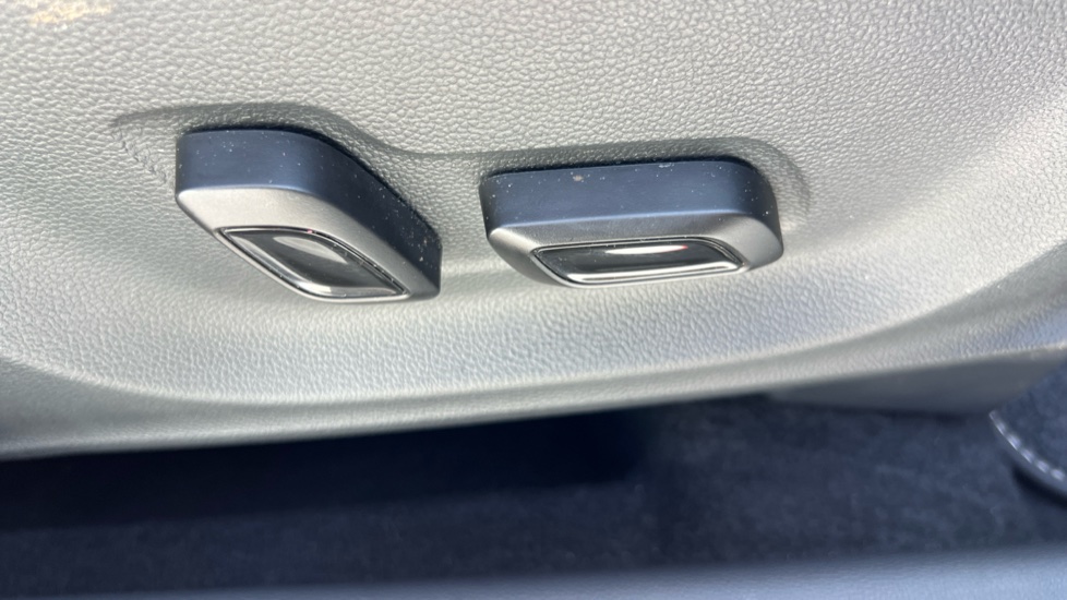 MG ZS 1.0T GDi Exclusive 5dr DCT Petrol Hatchback - Image 41