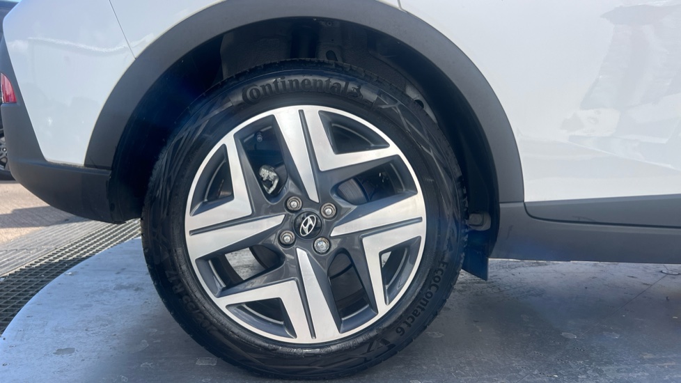 Hyundai BAYON 1.0 TGDi 48V MHEV Premium 5dr DCT Petrol Hatchback - Image 7