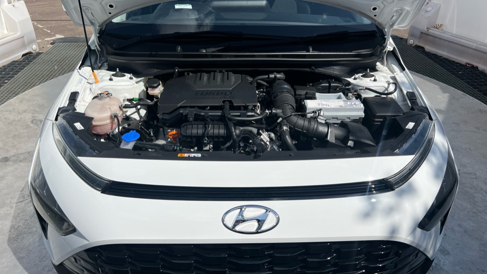 Hyundai BAYON 1.0 TGDi 48V MHEV Premium 5dr DCT Petrol Hatchback - Image 8